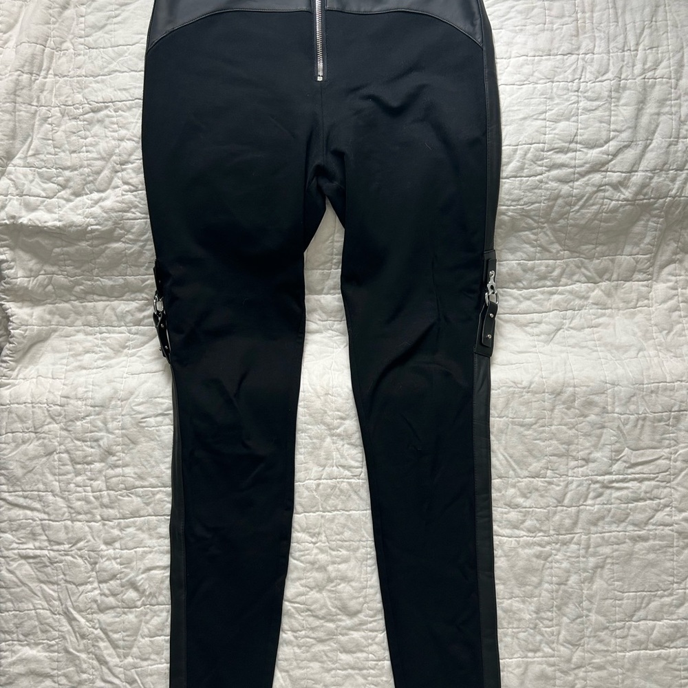 Maniere De Voir black vegan leather leggings with buckles - Picture 6 of 8